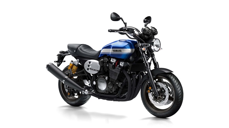 Мотоциклы Yamaha XJR1300 2015 и Yamaha XJR1300 Racer 2015