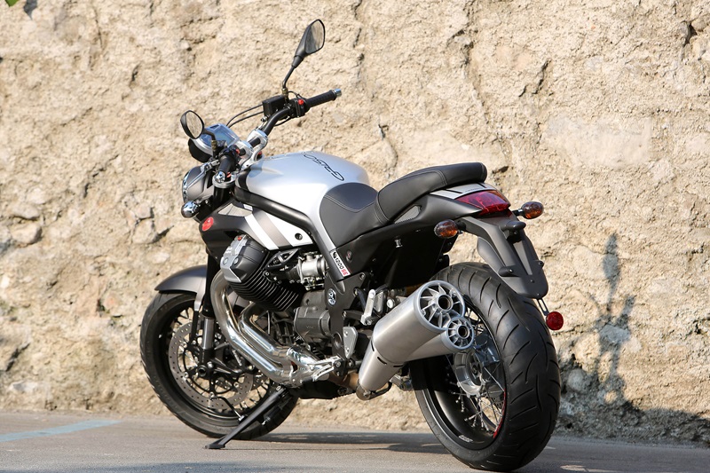 Новый мотоцикл Moto Guzzi Griso 8V SE 2015