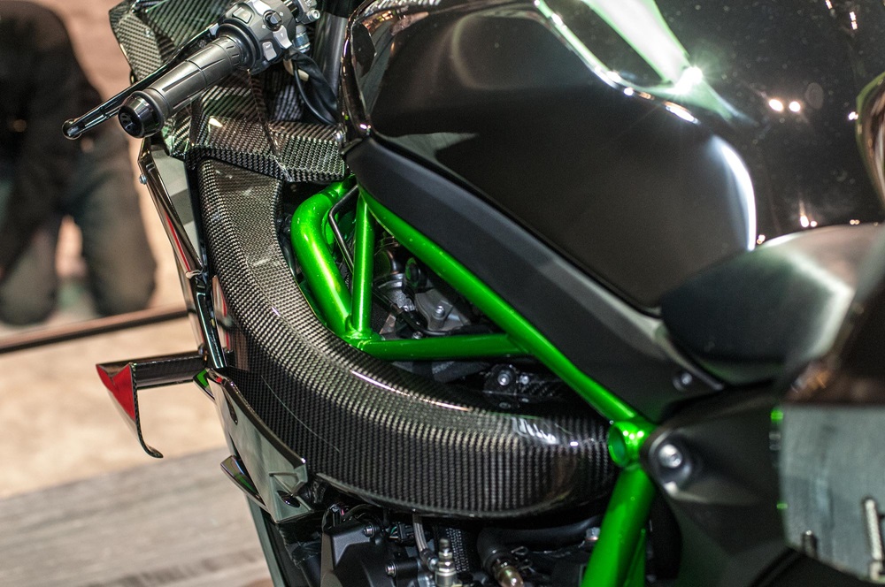 Мотоцикл Kawasaki Ninja H2R 2015 (живые фото)