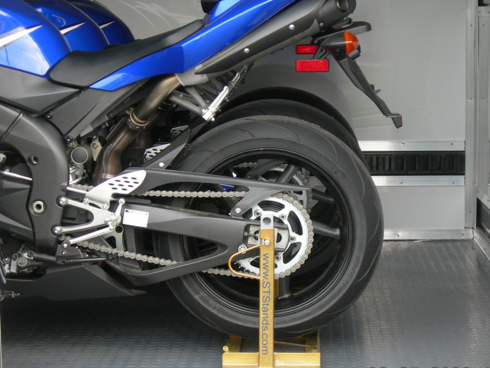 MOTO-D STS - подставка для транспортировки мотоцикла в трейлере, фургоне и т.д.