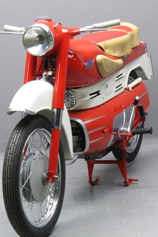 Винтажный мотоцикл Aermacchi Chimera 1957