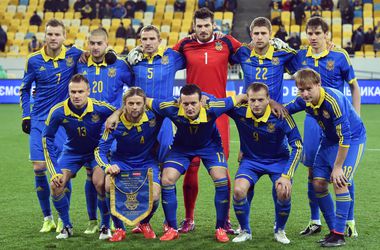 Сборная Украины потеряла два места в рейтинге ФИФА - Команда Михаила Фоменко опустилась на 33 место