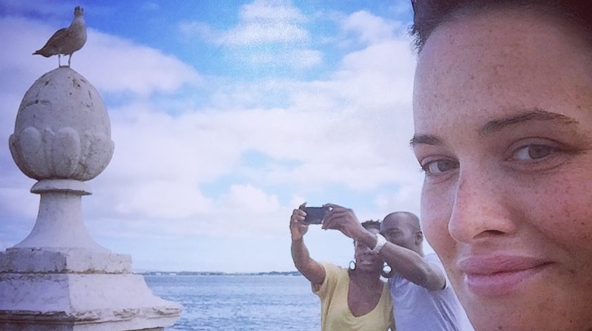 Как отдыхают звезды: Даша Астафьева покоряет океан в Португалии (ФОТО)