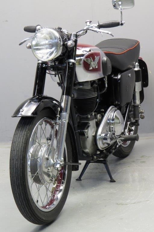 Старинный мотоцикл Matchless G3LS 1954