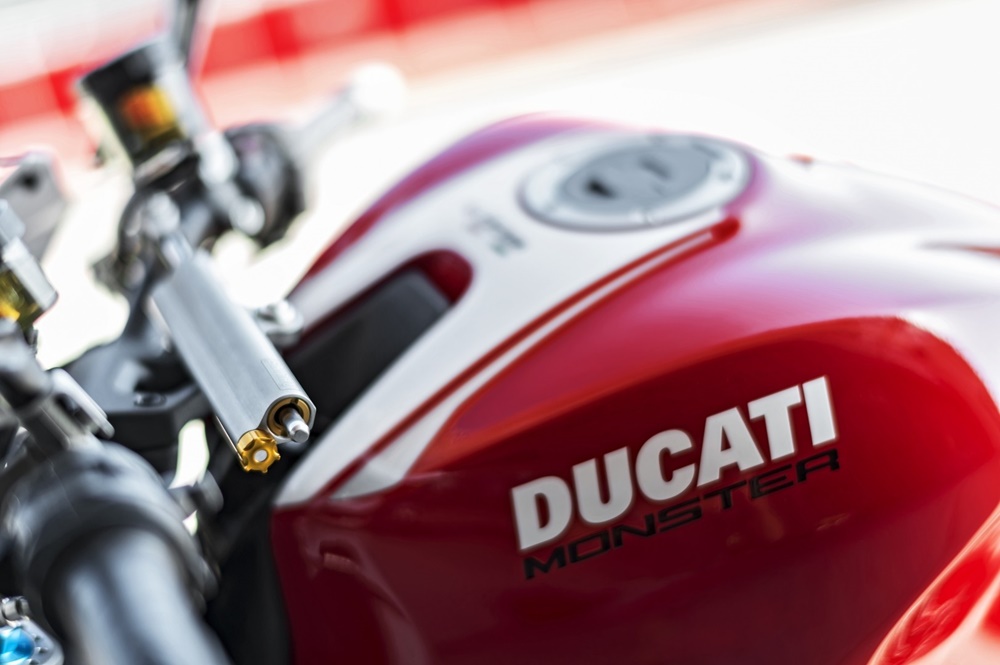 Фотографии мотоцикла Ducati Monster 1200R 2016