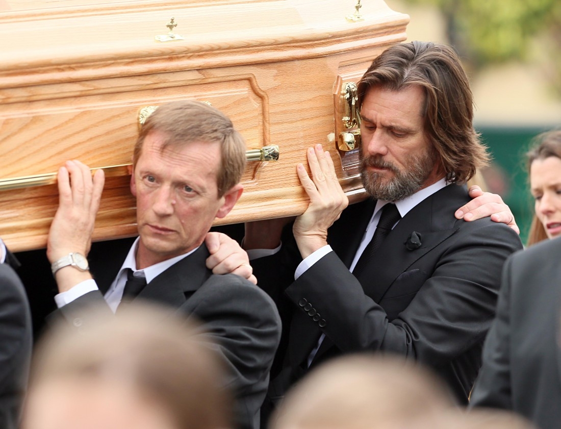 Джим Керри похоронил экс-возлюбленную (ФОТО)