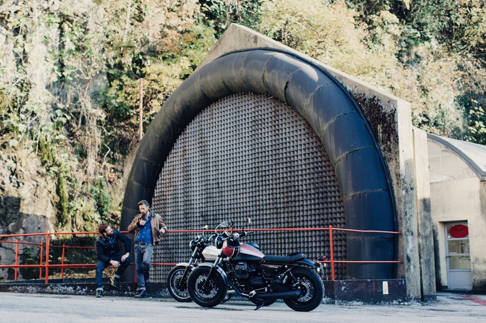 Мотоциклы Moto Guzzi 2016: V9 Roamer и V9 Bobber