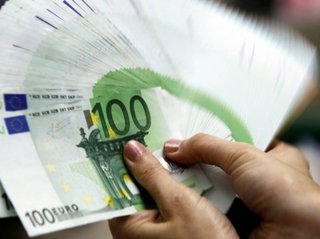 На торгах 15 декабря евро подорожал на 143 рубля